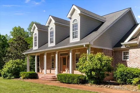 Exterior - 2440 Maple Grove Rd, Dickson, TN 37055 photo 2 of 15