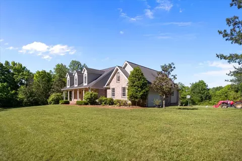 Exterior - 2440 Maple Grove Rd, Dickson, TN 37055 photo 9 of 15