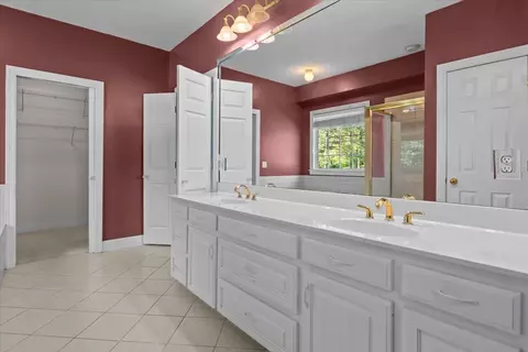 Bath - 2440 Maple Grove Rd, Dickson, TN 37055 photo 3 of 5