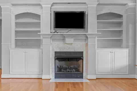 Living - 2440 Maple Grove Rd, Dickson, TN 37055 photo 4 of 6
