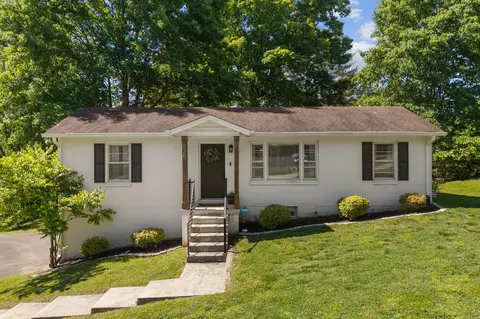 220 Crestland Dr, Columbia, TN 38401