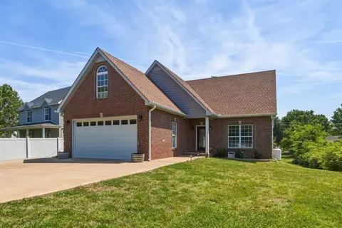 13535 Versailles Rd, Rockvale, TN 37153