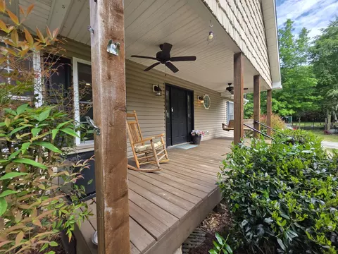 1200 Dawson Rd, White Bluff, TN 37187