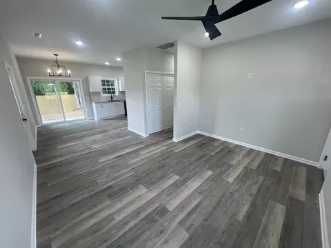 Living - 929 Terry St, Pulaski, TN 38478 photo 2 of 4