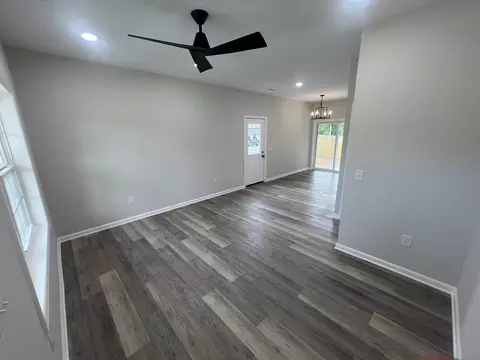 Living - 929 Terry St, Pulaski, TN 38478 photo 1 of 4