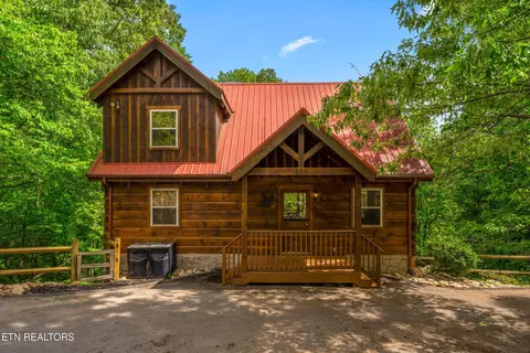 459 Ownby Cir, Gatlinburg, TN 37738