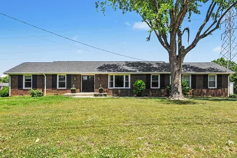 4086 Lake Pkwy, Hermitage, TN 37076
