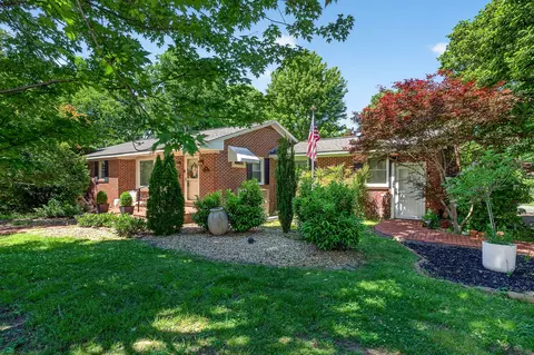308 W Church St, Smithville, TN 37166