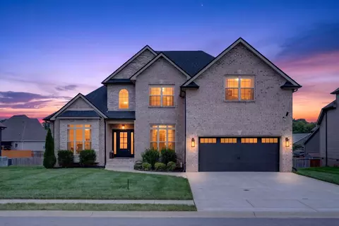 238 Cotoneaster Ln, Clarksville, TN 37043
