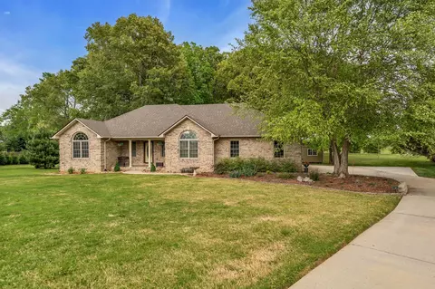 270 Audobon Dr, Winchester, TN 37398