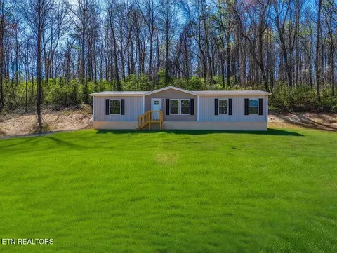 1009 S Gateway Ave, Rockwood, TN 37854