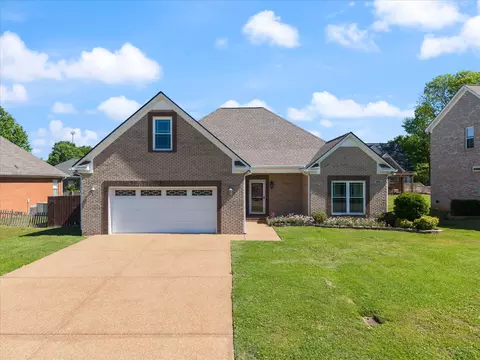 104 Holly Berry Dr, Columbia, TN 38401