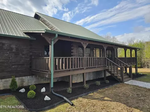 371 Plaza Dr, Madisonville, TN 37354