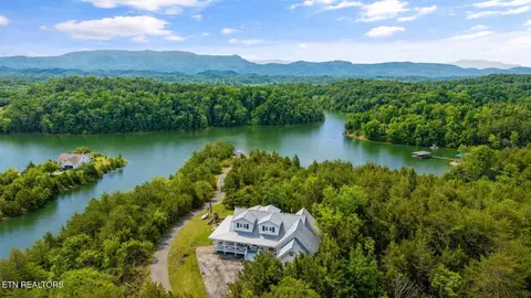 220 Very Old Barton Tr, Dandridge, TN 37725