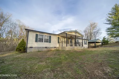 10423 Slemp Rd, Kodak, TN 37764