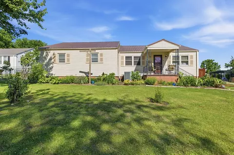 442 Crescent Dr, Springfield, TN 37172