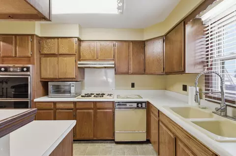 Kitchen - 442 Crescent Dr, Springfield, TN 37172 photo 1 of 4