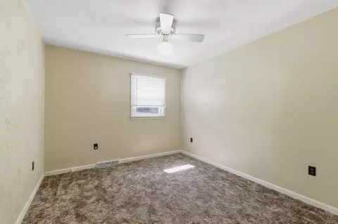 Bedroom - 442 Crescent Dr, Springfield, TN 37172 photo 5 of 6