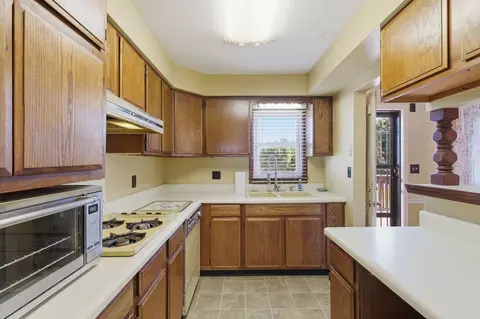 Kitchen - 442 Crescent Dr, Springfield, TN 37172 photo 4 of 4