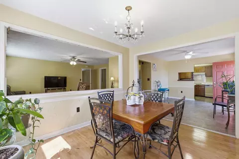 Dining - 442 Crescent Dr, Springfield, TN 37172 photo 2 of 2