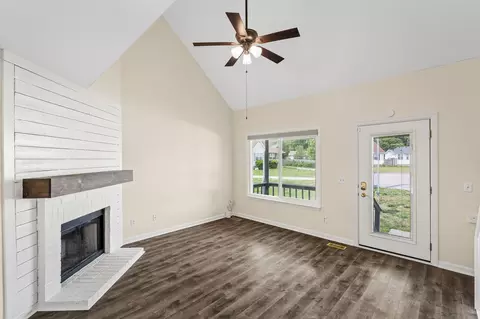 805 Childers Ct, La Vergne, TN 37086