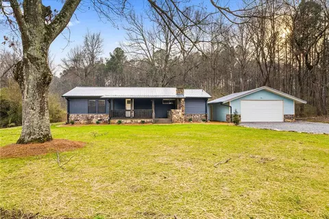 1323 Peggy Ln, Tunnel Hill, GA 30755