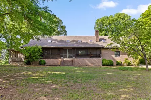 2401 Igou Ferry Rd, Soddy Daisy, TN 37379