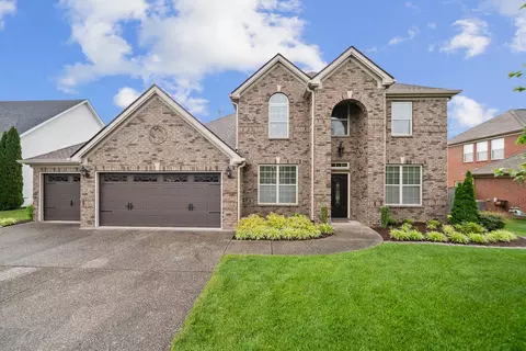 1027 Brixworth Dr, Thompsons Station, TN 37179