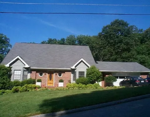 1822 Mountain Bay Dr, Hixson, TN 37343