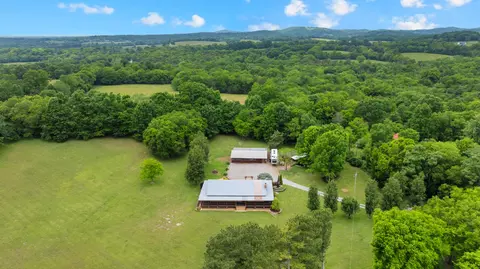 990 Bugscuffle Rd, Wartrace, TN 37183