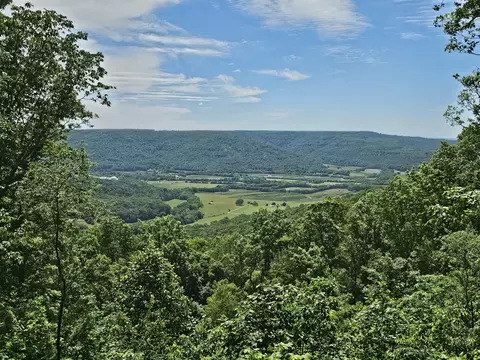 15 Valley View Dr, Altamont, TN 37301