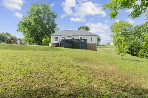 Exterior - 202 Contrary Rd, Burns, TN 37029 photo 2 of 15
