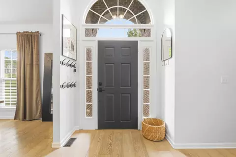 Entry Way - 202 Contrary Rd, Burns, TN 37029 photo 2 of 3