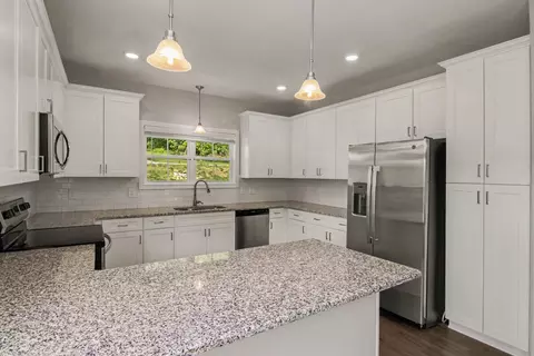 Kitchen - 118 Colson Rd, Dover, TN 37058 photo 2 of 4