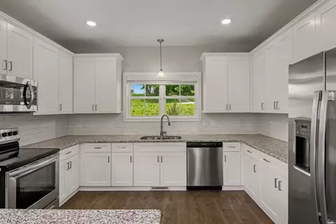Kitchen - 118 Colson Rd, Dover, TN 37058 photo 3 of 4