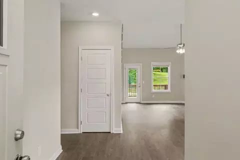 Entry Way - 118 Colson Rd, Dover, TN 37058 photo 2 of 2