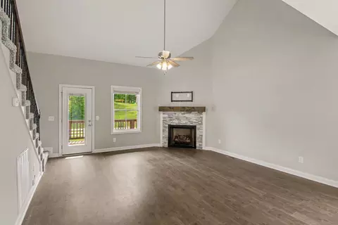 Living - 118 Colson Rd, Dover, TN 37058 photo 1 of 2