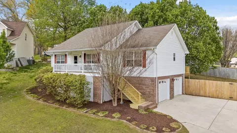 1453 Oldaker View Ln, Hixson, TN 37343