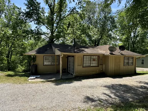 696 Laura Ln, Lebanon, TN 37087