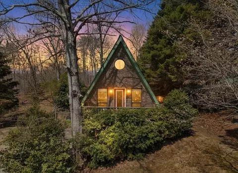 1707 Rivergate Ter, Soddy Daisy, TN 37379