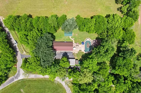 2540 Carl Fox Rd, Cornersville, TN 37047