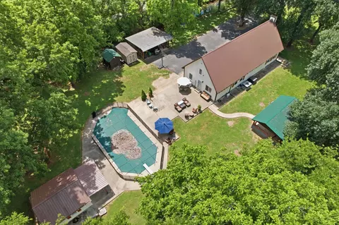 2540 Carl Fox Rd, Cornersville, TN 37047