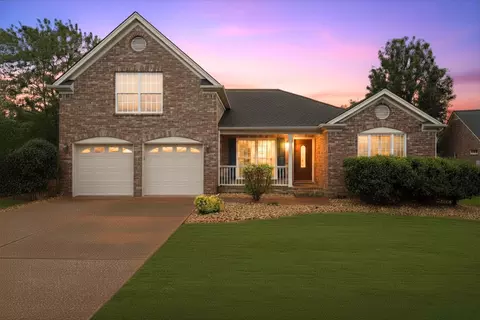 8225 Canoe Ct, Nashville, TN 37221