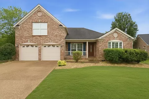 8225 Canoe Ct, Nashville, TN 37221