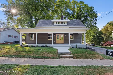 215 Forrest Ave, Athens, TN 37303