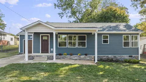 717 Elizabeth St, Athens, TN 37303