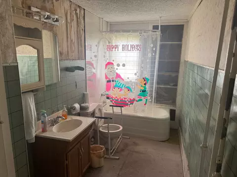 Bath - 223 N Main St, Dickson, TN 37055 photo 1 of 1