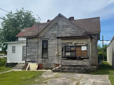 Exterior - 223 N Main St, Dickson, TN 37055 photo 4 of 6