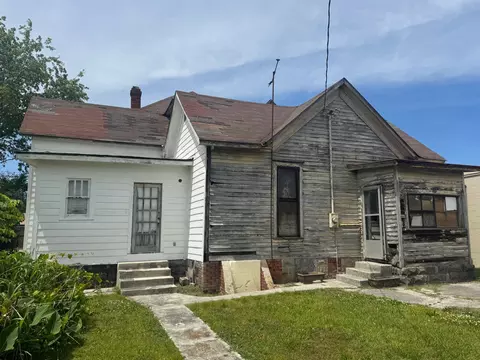 Exterior - 223 N Main St, Dickson, TN 37055 photo 5 of 6