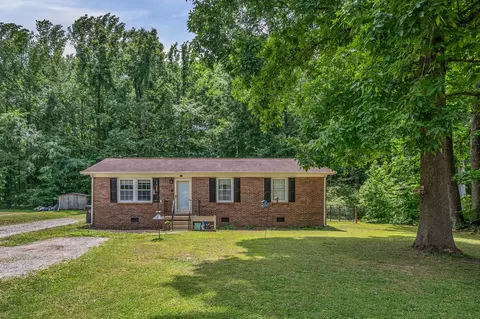 814 Cherokee Dr, New Johnsonville, TN 37134